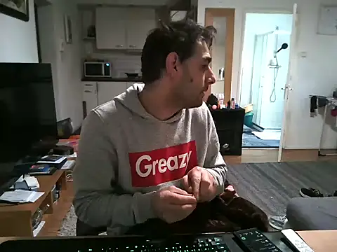 Snapshot of mihaimichael chatting on 02.18.25 mihaimichael online show from 02.18.25