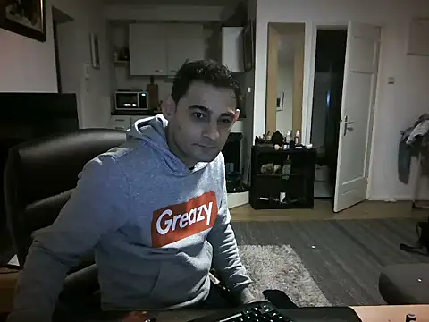Snapshot of mihaimichael chatting on 02.24.25 mihaimichael online show from 02.24.25