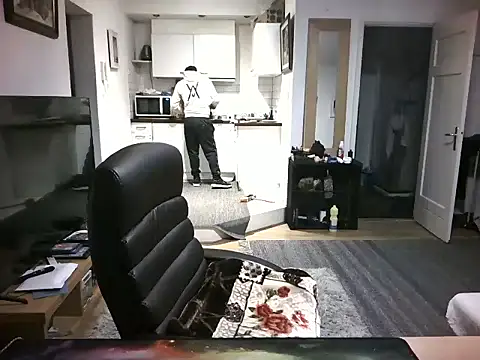 Snapshot of mihaimichael chatting on 03.03.25 mihaimichael online show from 03.03.25