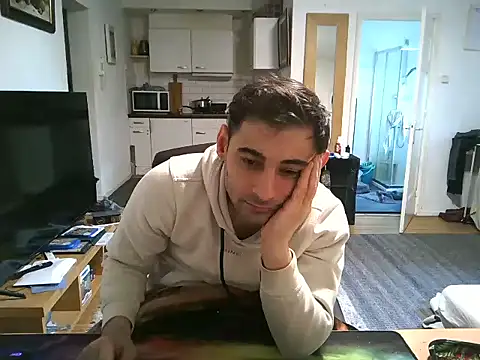 Snapshot of mihaimichael chatting on 03.04.25 mihaimichael online show from 03.04.25