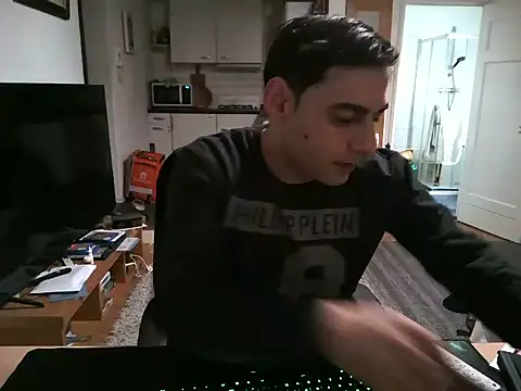Snapshot of mihaimichael chatting on 03.07.25 mihaimichael online show from 03.07.25