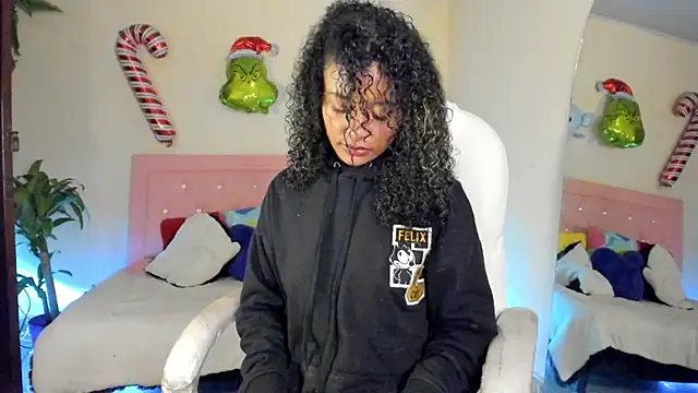 Snapshot of keyla_roberts777 chatting on 12.27.24 keyla roberts777 online show from 12.27.24