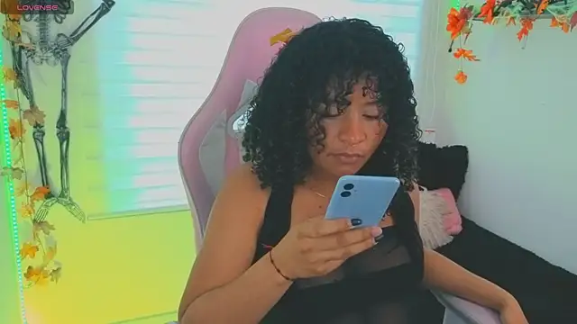 keyla roberts777 online show from 10.27.25