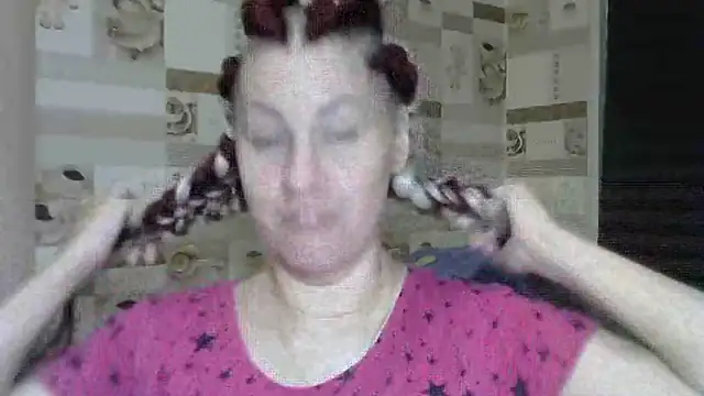 Snapshot of TherestlessKitty chatting on 10.11.25 TherestlessKitty online show from 10.11.25