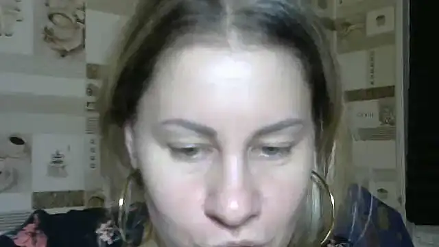 Snapshot of TherestlessKitty chatting on 10.19.25 TherestlessKitty online show from 10.19.25