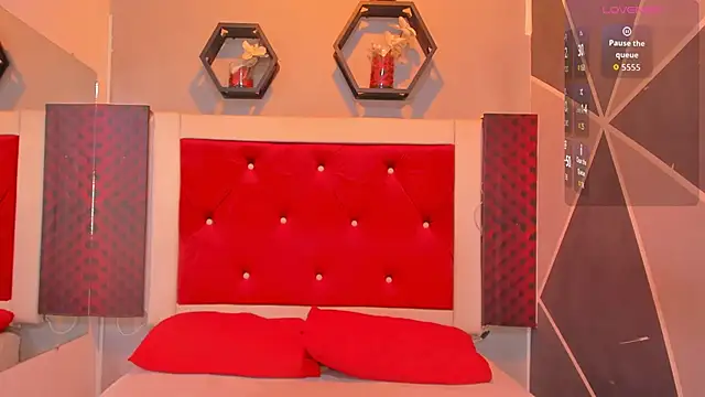 Karoll014 online show from 10.21.25