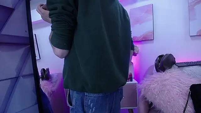 Snapshot of Tayzon_Foxxx chatting on 12.09.24 Tayzon Foxxx online show from 12.09.24