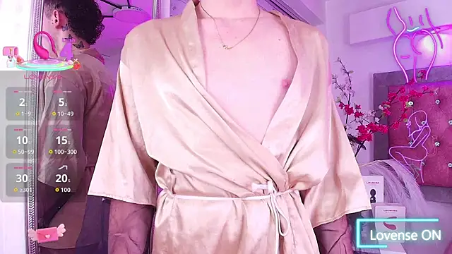 Snapshot of Tayzon_Foxxx chatting on 09.09.25 Tayzon Foxxx online show from 09.09.25