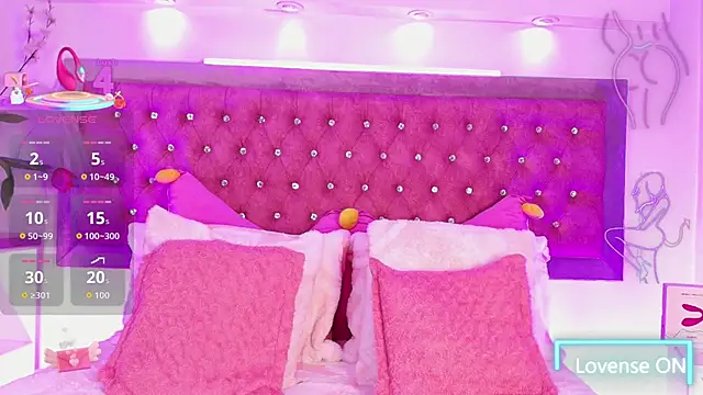 Snapshot of Tayzon_Foxxx chatting on 10.20.25 Tayzon Foxxx online show from 10.20.25