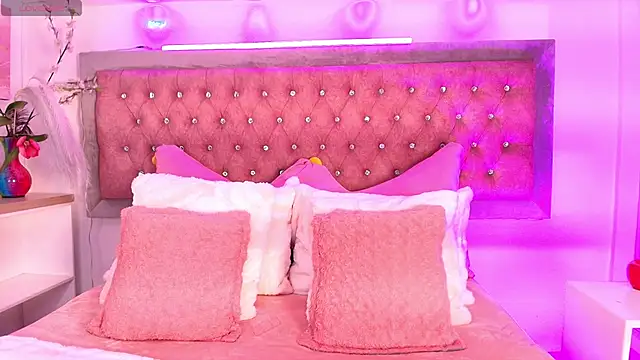 Snapshot of Tayzon_Foxxx chatting on 10.26.25 Tayzon Foxxx online show from 10.26.25