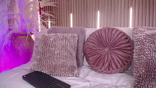 Tayzon Foxxx online show from 03.27.26