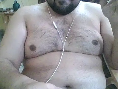 Snapshot of ARYANAVAILABLE chatting on 02.04.25 ARYANAVAILABLE online show from 02.04.25