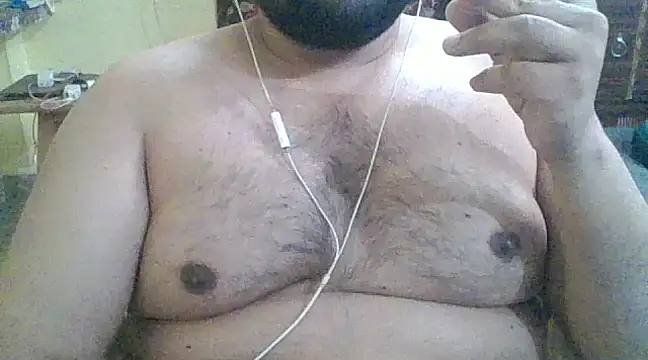 Snapshot of ARYANAVAILABLE chatting on 02.14.25 ARYANAVAILABLE online show from 02.14.25