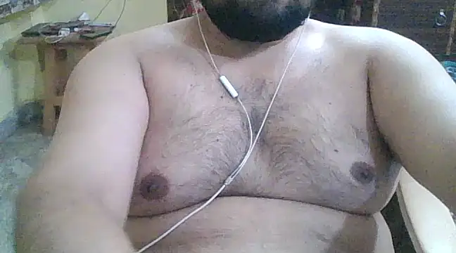 Snapshot of ARYANAVAILABLE chatting on 03.05.25 ARYANAVAILABLE online show from 03.05.25