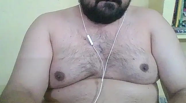 Snapshot of ARYANAVAILABLE chatting on 03.17.25 ARYANAVAILABLE online show from 03.17.25