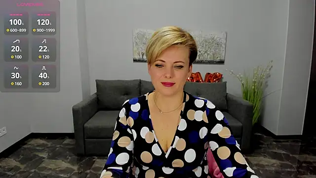 Julia Wilsone online show from 02.18.25