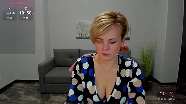 Julia Wilsone online show from 02.19.25