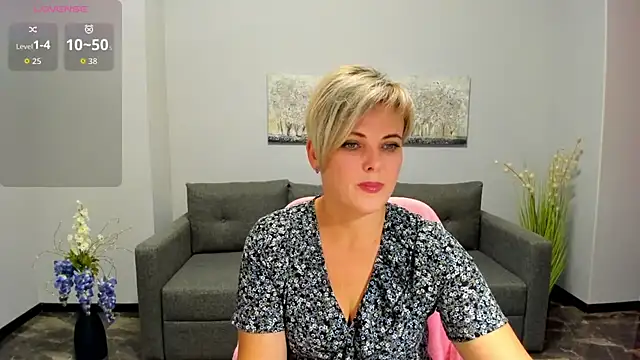 Julia Wilsone online show from 09.26.25