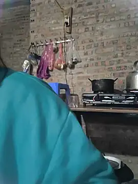 Snapshot of Sweetlove_77 chatting on 12.22.24 Sweetlove 77 online show from 12.22.24