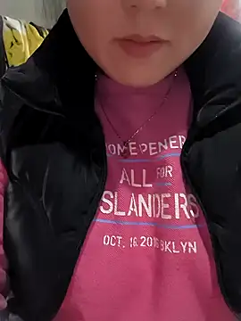 Snapshot of Sweetlove_77 chatting on 12.23.24 Sweetlove 77 online show from 12.23.24