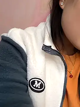 Snapshot of Sweetlove_77 chatting on 12.25.24 Sweetlove 77 online show from 12.25.24