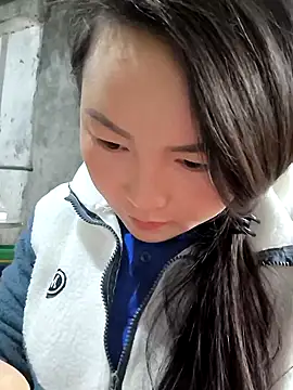 Snapshot of Sweetlove_77 chatting on 12.26.24 Sweetlove 77 online show from 12.26.24