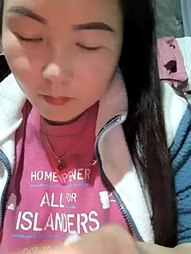 Snapshot of Sweetlove_77 chatting on 12.28.24 Sweetlove 77 online show from 12.28.24