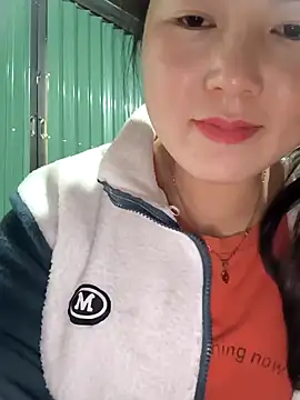 Snapshot of Sweetlove_77 chatting on 12.31.24 Sweetlove 77 online show from 12.31.24