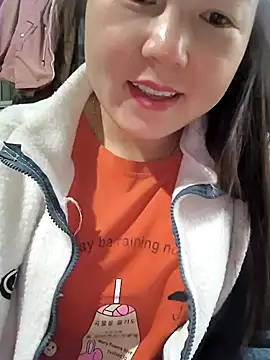 Snapshot of Sweetlove_77 chatting on 12.31.24 Sweetlove 77 online show from 12.31.24