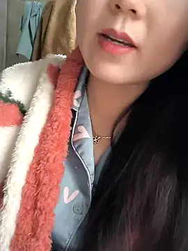 Snapshot of Sweetlove_77 chatting on 01.05.25 Sweetlove 77 online show from 01.05.25