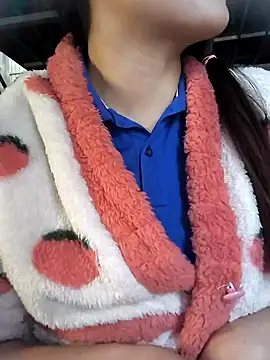 Snapshot of Sweetlove_77 chatting on 01.14.25 Sweetlove 77 online show from 01.14.25