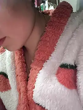 Snapshot of Sweetlove_77 chatting on 01.16.25 Sweetlove 77 online show from 01.16.25