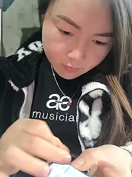 Snapshot of Sweetlove_77 chatting on 02.04.25 Sweetlove 77 online show from 02.04.25