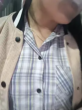 Snapshot of Sweetlove_77 chatting on 02.17.25 Sweetlove 77 online show from 02.17.25