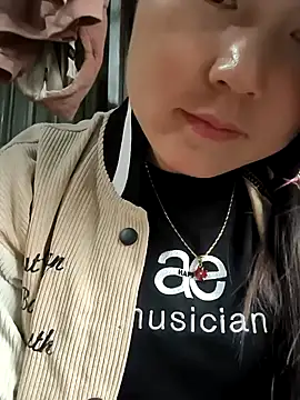 Snapshot of Sweetlove_77 chatting on 02.18.25 Sweetlove 77 online show from 02.18.25