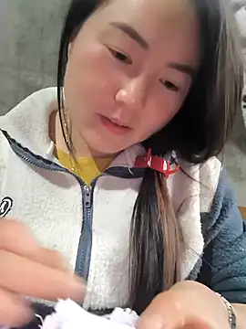 Snapshot of Sweetlove_77 chatting on 02.25.25 Sweetlove 77 online show from 02.25.25