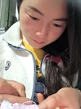 Snapshot of Sweetlove_77 chatting on 02.25.25 Sweetlove 77 online show from 02.25.25