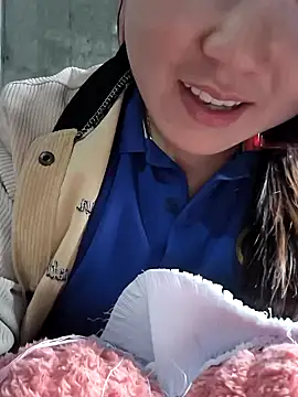 Snapshot of Sweetlove_77 chatting on 02.26.25 Sweetlove 77 online show from 02.26.25