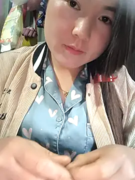 Snapshot of Sweetlove_77 chatting on 03.13.25 Sweetlove 77 online show from 03.13.25