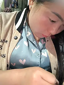 Snapshot of Sweetlove_77 chatting on 03.14.25 Sweetlove 77 online show from 03.14.25