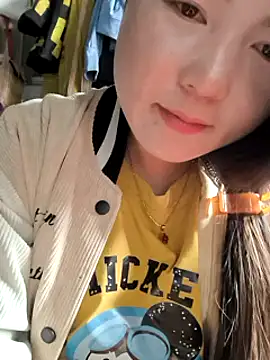 Snapshot of Sweetlove_77 chatting on 03.20.25 Sweetlove 77 online show from 03.20.25