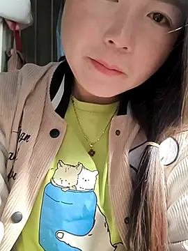 Snapshot of Sweetlove_77 chatting on 03.22.25 Sweetlove 77 online show from 03.22.25