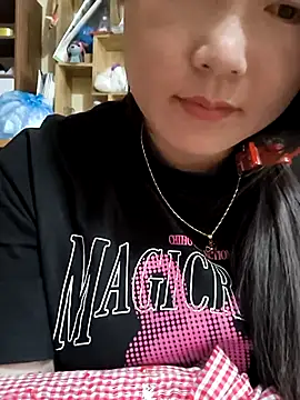 Snapshot of Sweetlove_77 chatting on 09.19.25 Sweetlove 77 online show from 09.19.25