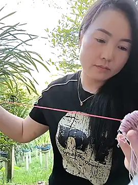 Snapshot of Sweetlove_77 chatting on 10.05.25 Sweetlove 77 online show from 10.05.25