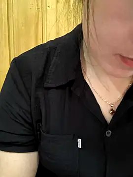 Snapshot of Sweetlove_77 chatting on 10.09.25 Sweetlove 77 online show from 10.09.25