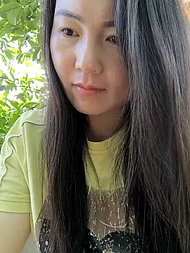 Snapshot of Sweetlove_77 chatting on 10.13.25 Sweetlove 77 online show from 10.13.25