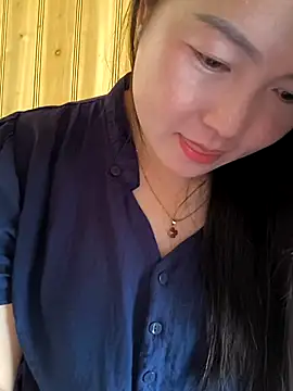 Snapshot of Sweetlove_77 chatting on 10.18.25 Sweetlove 77 online show from 10.18.25