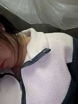 Snapshot of Sweetlove_77 chatting on 10.24.25 Sweetlove 77 online show from 10.24.25