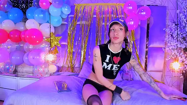 MadisonWood01 online show from 01.11.26