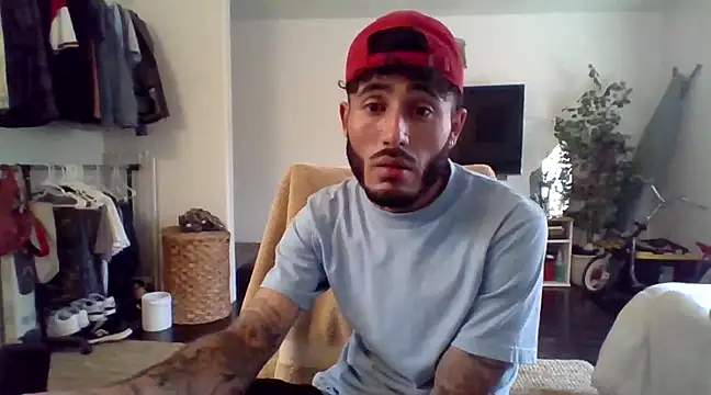 Snapshot of tengocanicas chatting on 12.31.24 tengocanicas online show from 12.31.24